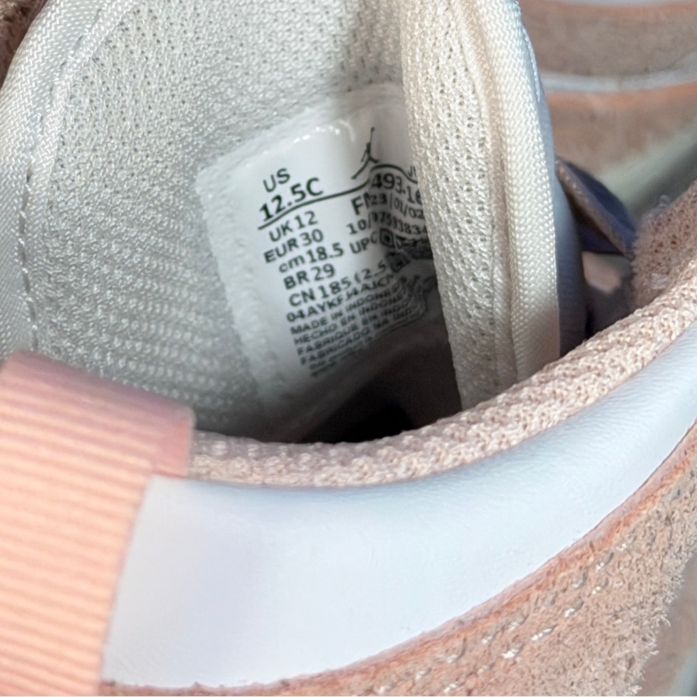 Jordan 1 mid
Legend pink ps
Brand new - Picture 7 of 8